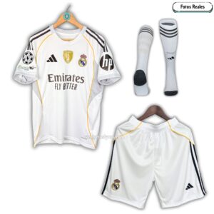 KIT REAL MADRID 2025/26 (CAMISETA, SHORTS Y MEDIAS) VERSIÓN FAN